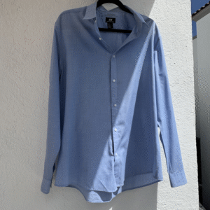 Camisa H&M talla XL para mujer, moderna y cómoda, ideal para looks casuales o formales.
