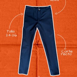 Jeans de mezclilla corte recto, tallas 24 a 26, color azul clásico, con ajuste cómodo y diseño versátil.