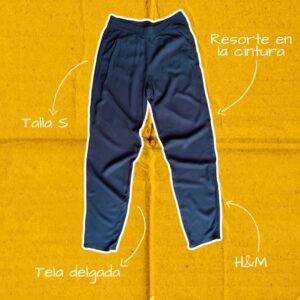 Pantalón tipo pants H&M, talla S, color azul, corte relajado con cintura elástica, ideal para uso casual o deportivo.